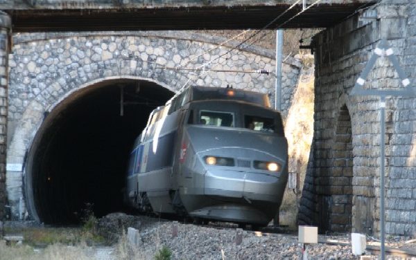 SNCF : sortir les comptes du tunnel de la dette